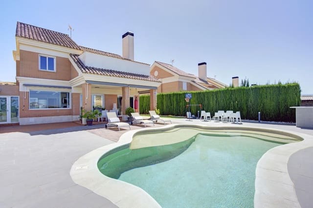 4 soveværelse Villa til salg i Otura med swimmingpool garage - € 489.000 (Ref: 9291531)