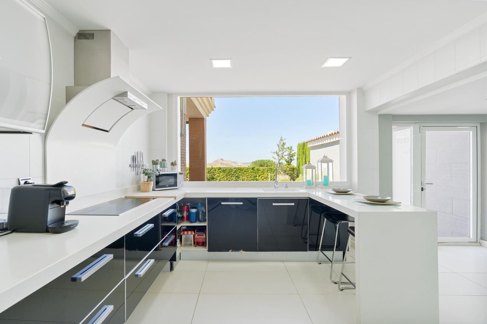 4 soveværelse Villa til salg i Otura med swimmingpool garage - € 489.000 (Ref: 9291531)