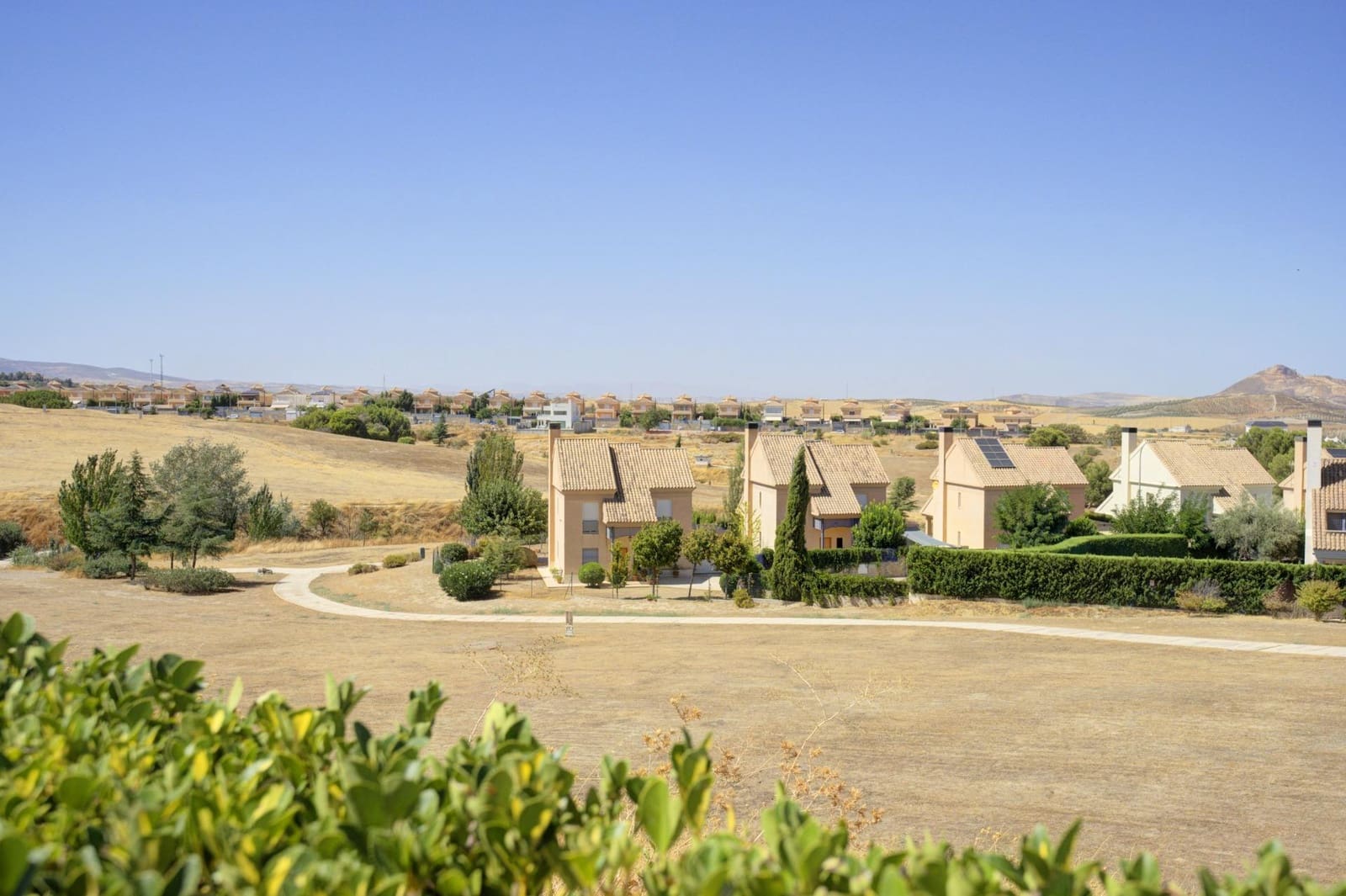 4 soveværelse Villa til salg i Otura med swimmingpool garage - € 489.000 (Ref: 9291531)