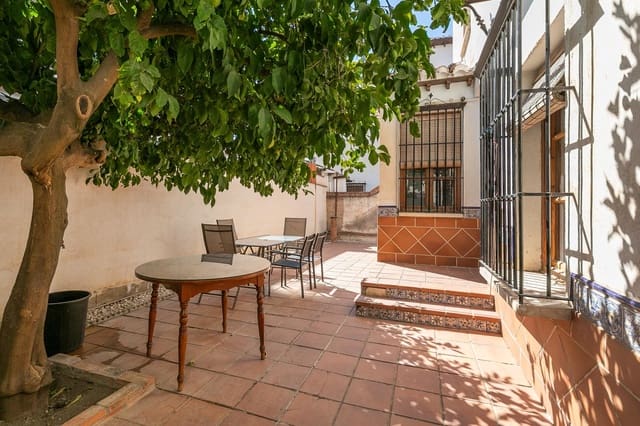 4 Zimmer Villa zu verkaufen in Ogíjares mit Pool Garage - 325.000 € (Ref: 9303506)