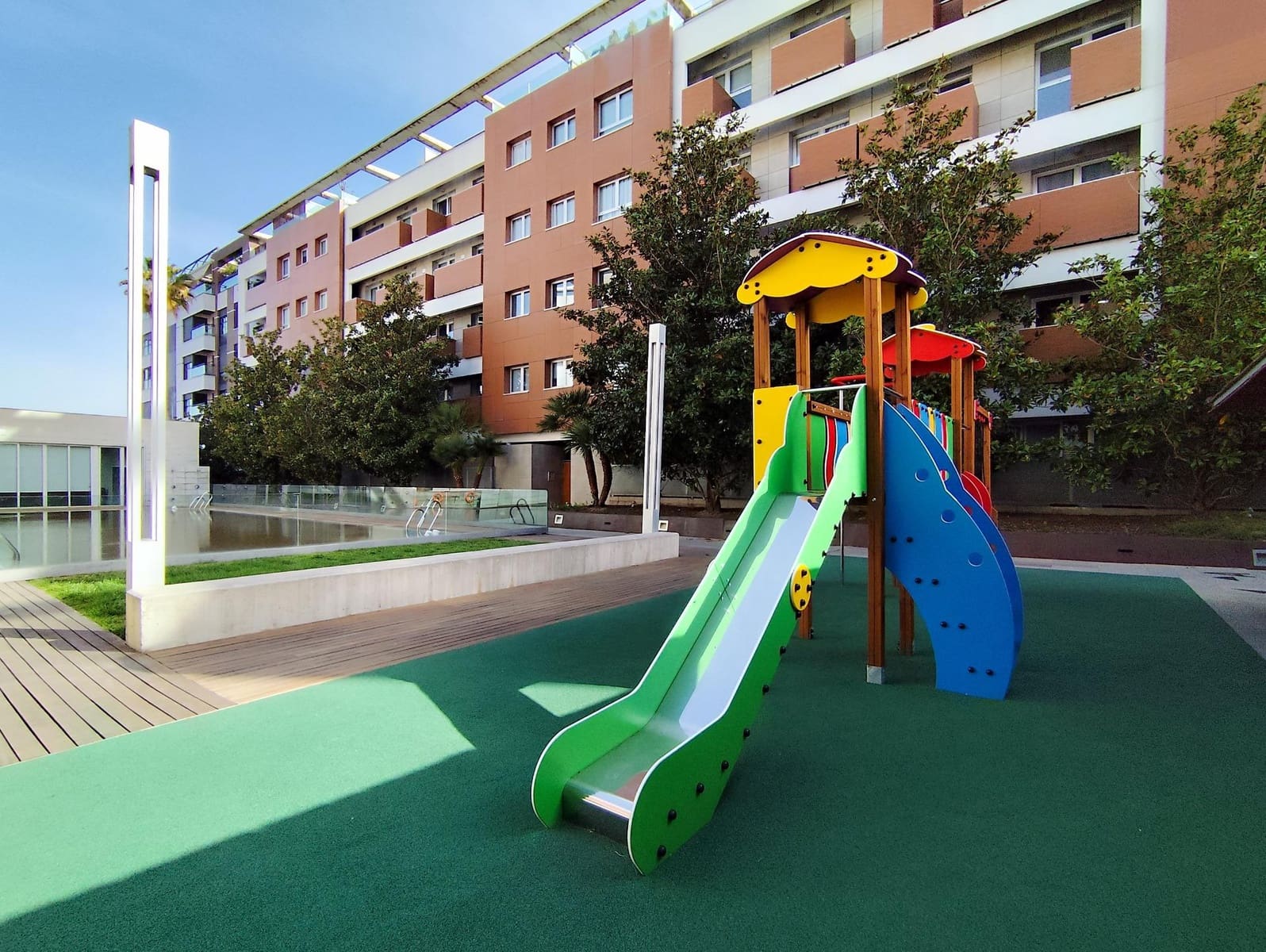 2 soveværelse Lejlighed til salg i Armilla med swimmingpool - € 269.900 (Ref: 9312839)