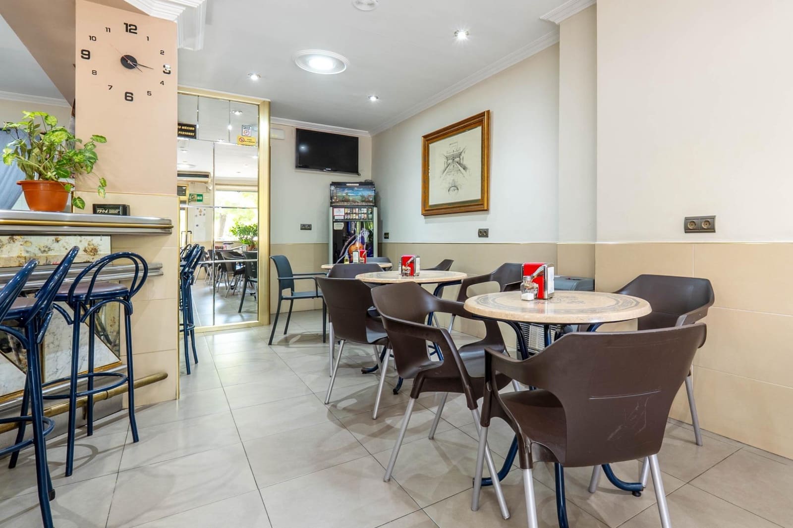 Bedrijf te koop in Granada stad - € 170.000 (Ref: 9321873)