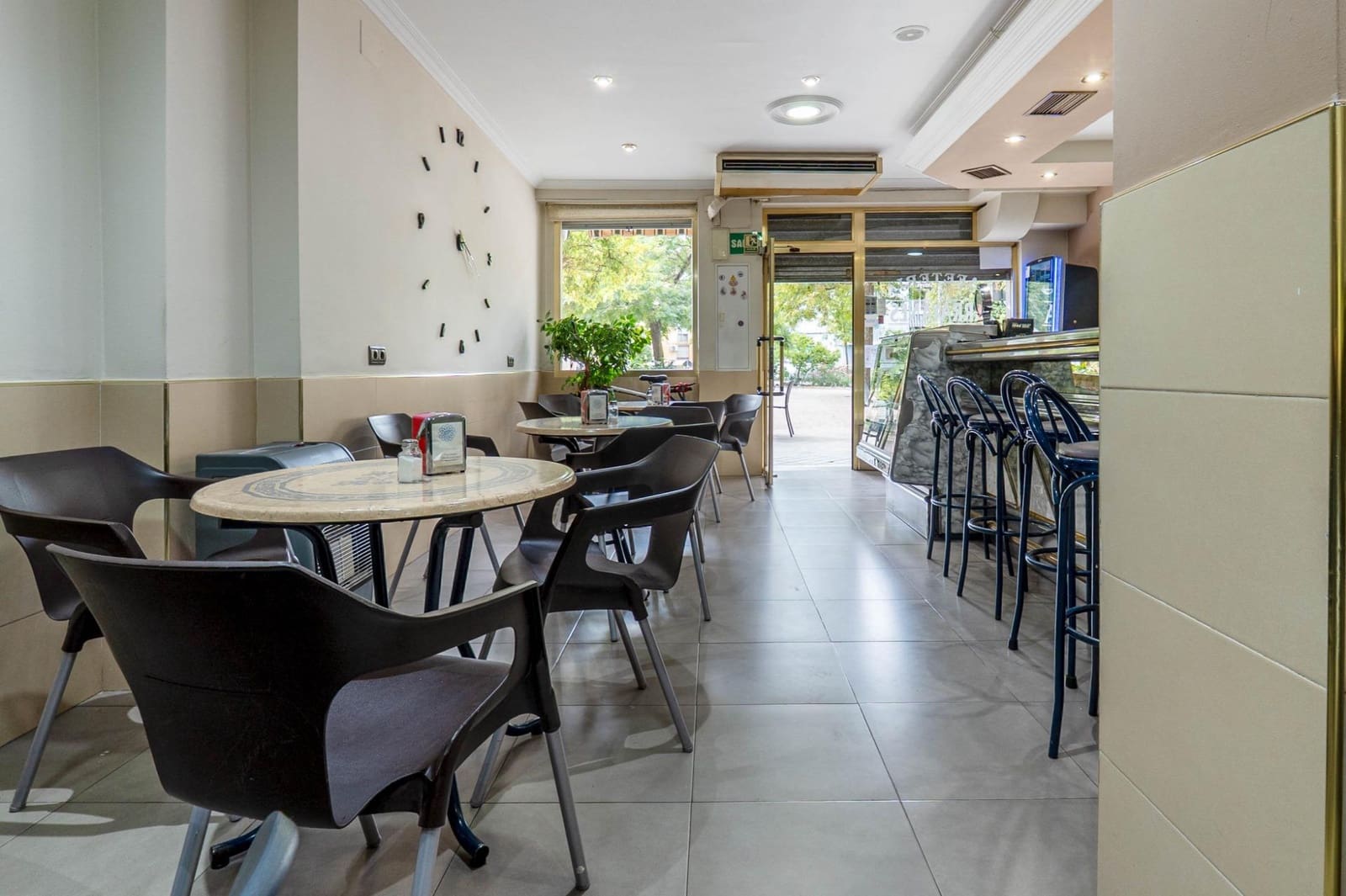 Bedrijf te koop in Granada stad - € 170.000 (Ref: 9321873)