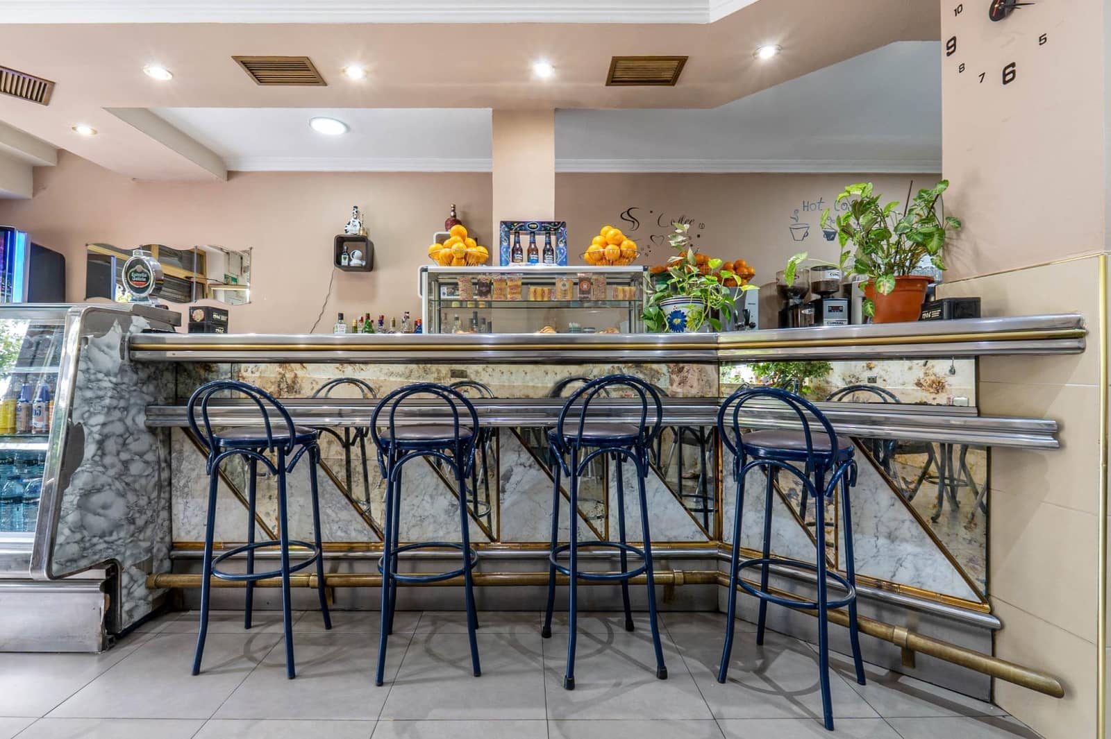 Bedrijf te koop in Granada stad - € 170.000 (Ref: 9321873)