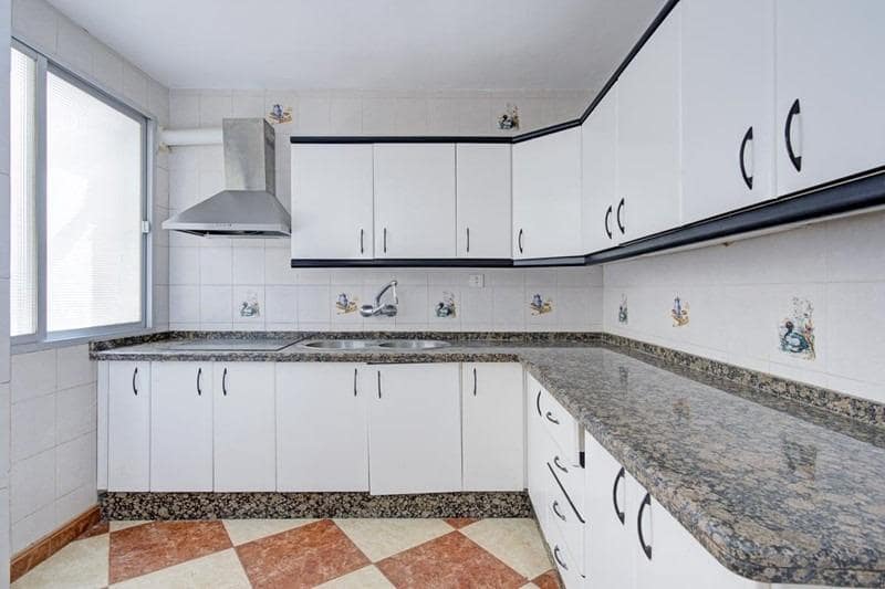 5 slaapkamer Huis te koop in Padul - € 159.900 (Ref: 9330615)