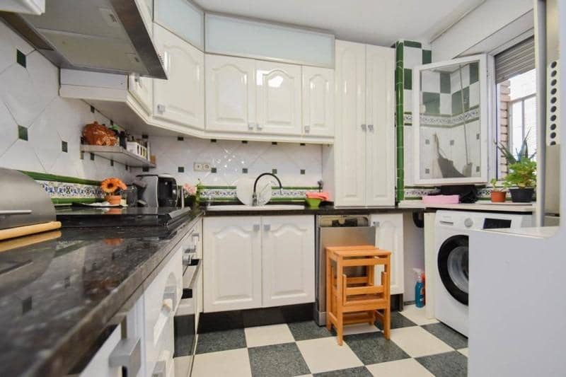 3 soveværelse Lejlighed til salg i Granada by - € 330.000 (Ref: 9341161)