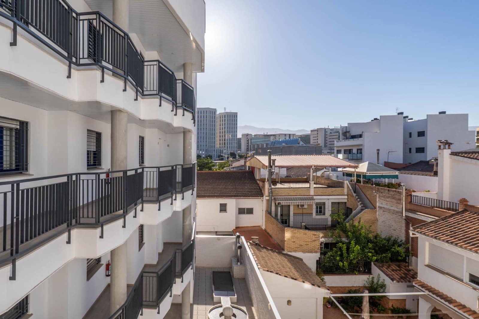 2 slaapkamer Flat te koop in Armilla met zwembad garage - € 350.000 (Ref: 9349515)