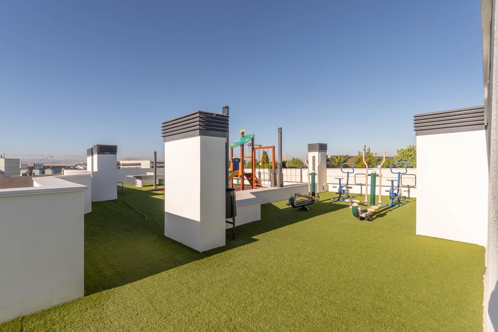 2 slaapkamer Flat te koop in Armilla met zwembad garage - € 350.000 (Ref: 9349515)