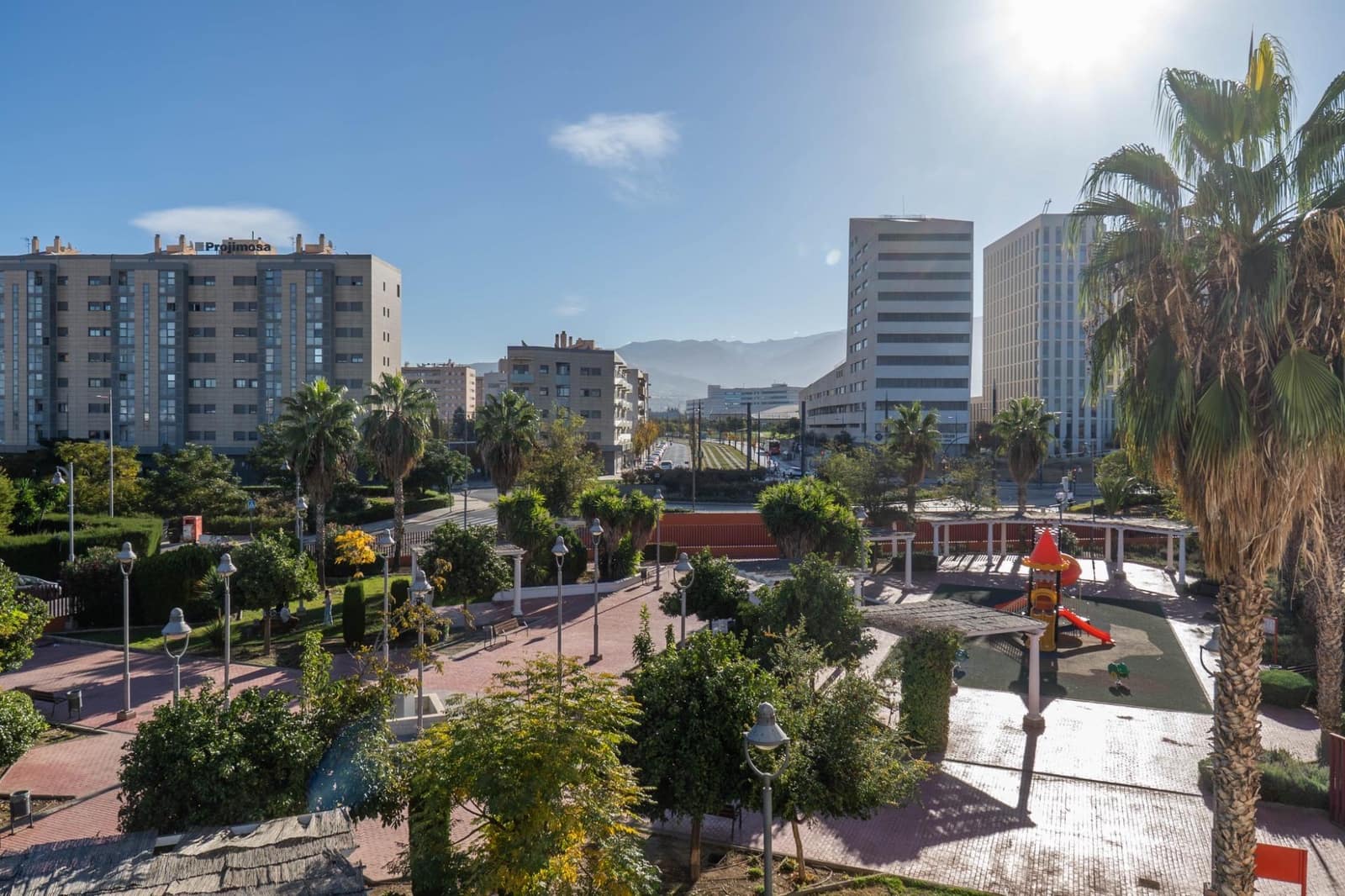 2 slaapkamer Flat te koop in Armilla met zwembad garage - € 350.000 (Ref: 9349515)