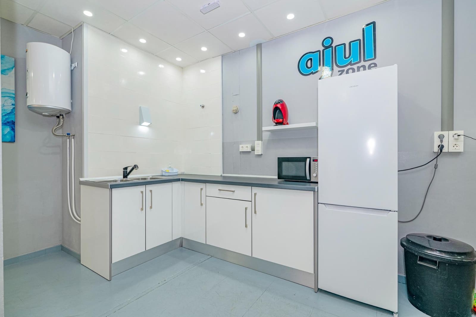 Commercial for sale in Santa Fe - € 120,000 (Ref: 9356752)