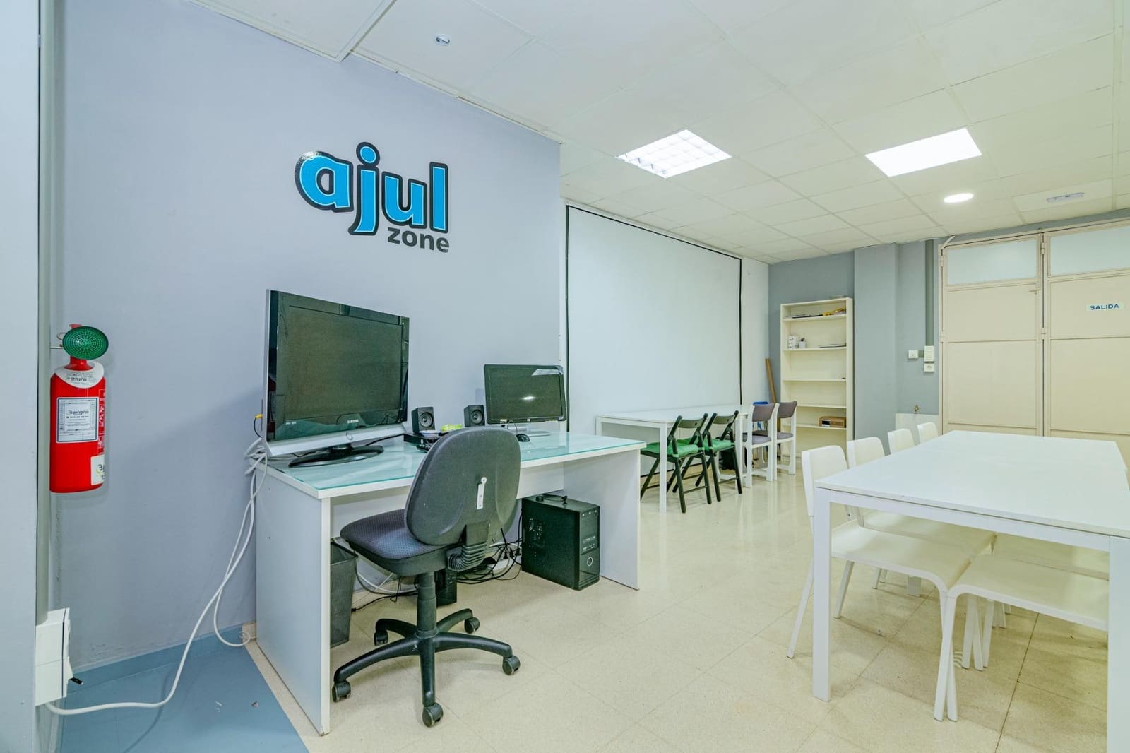 Commercial for sale in Santa Fe - € 120,000 (Ref: 9356752)