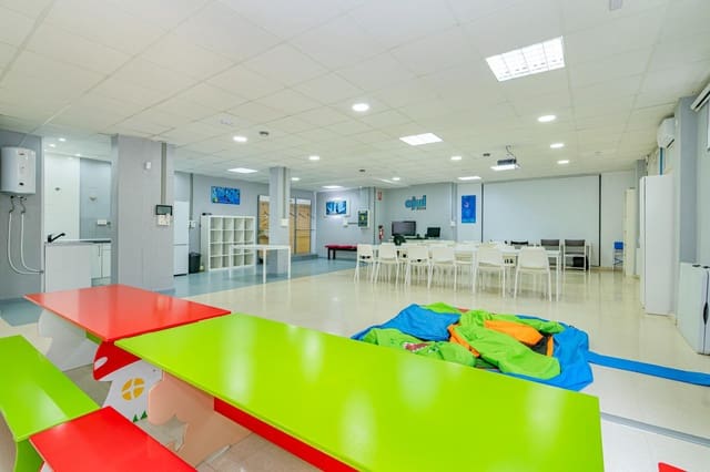 Commercial for sale in Santa Fe - € 120,000 (Ref: 9356752)