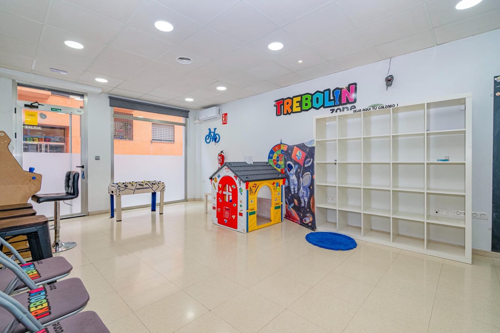 Commercial for sale in Santa Fe - € 120,000 (Ref: 9356752)