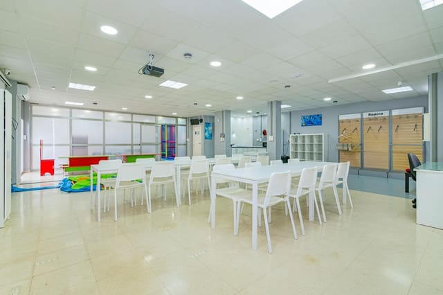 Commercial for sale in Santa Fe - € 120,000 (Ref: 9356752)