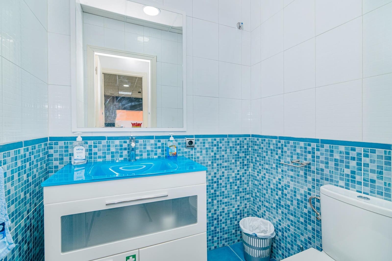 Commercial for sale in Santa Fe - € 120,000 (Ref: 9356752)