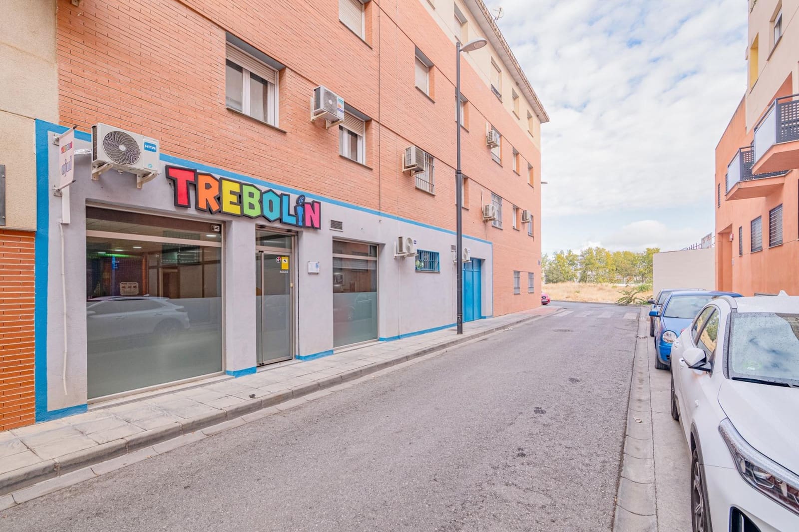 Commercial for sale in Santa Fe - € 120,000 (Ref: 9356752)