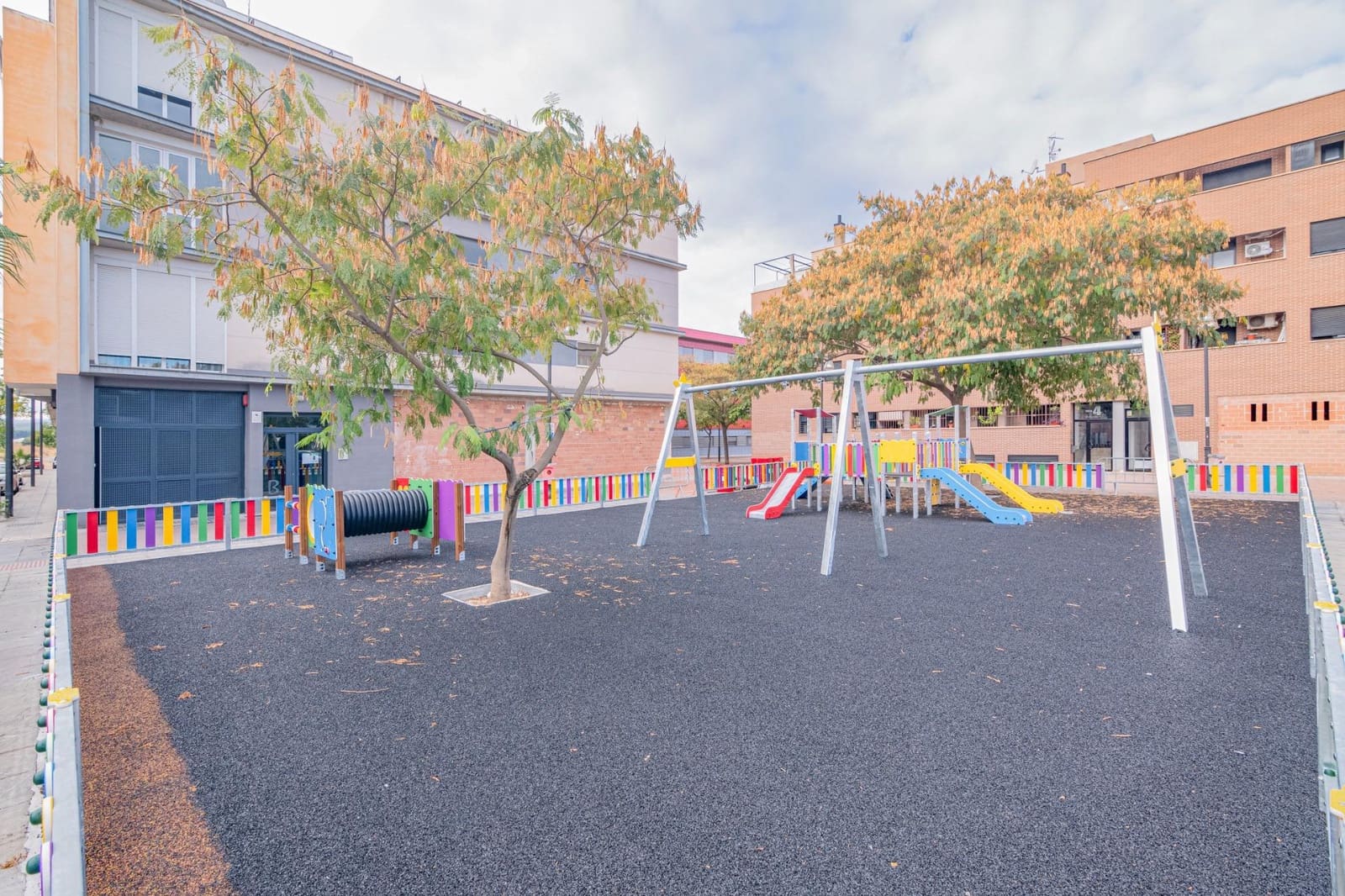 Commercial for sale in Santa Fe - € 120,000 (Ref: 9356752)