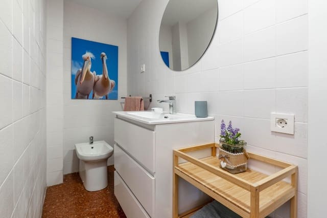 4 soveværelse Lejlighed til leje i Granada by - € 1.100 (Ref: 9367484)