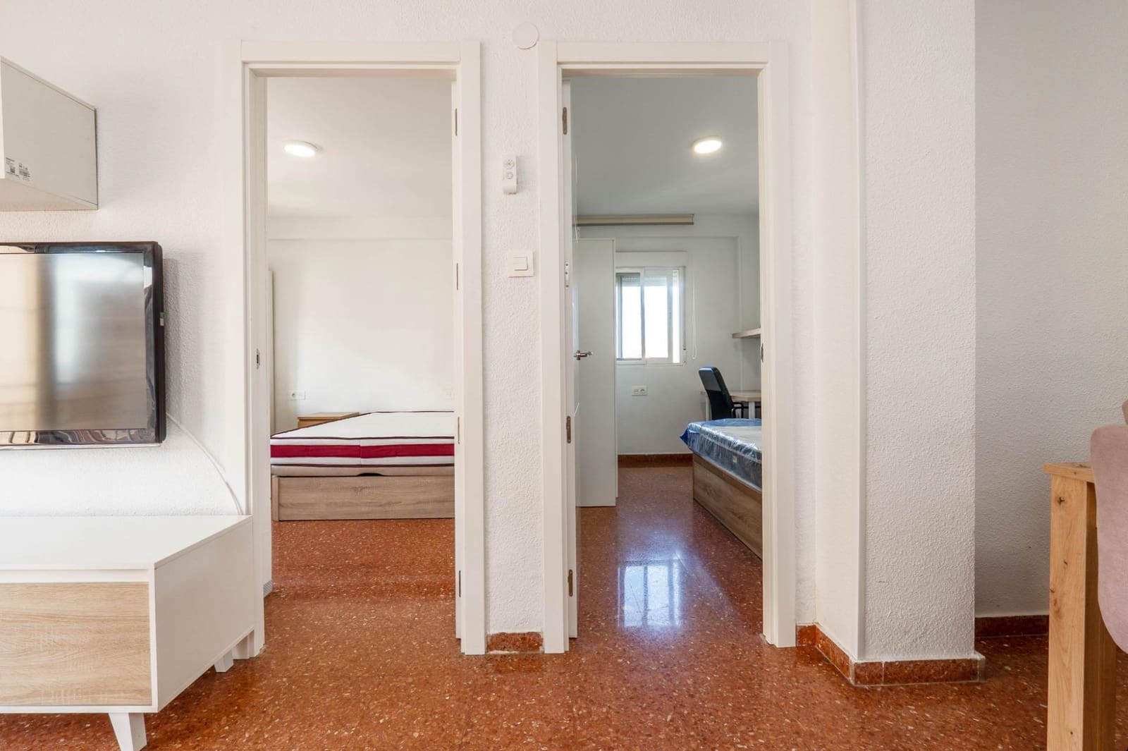 4 soveværelse Lejlighed til leje i Granada by - € 1.100 (Ref: 9367484)