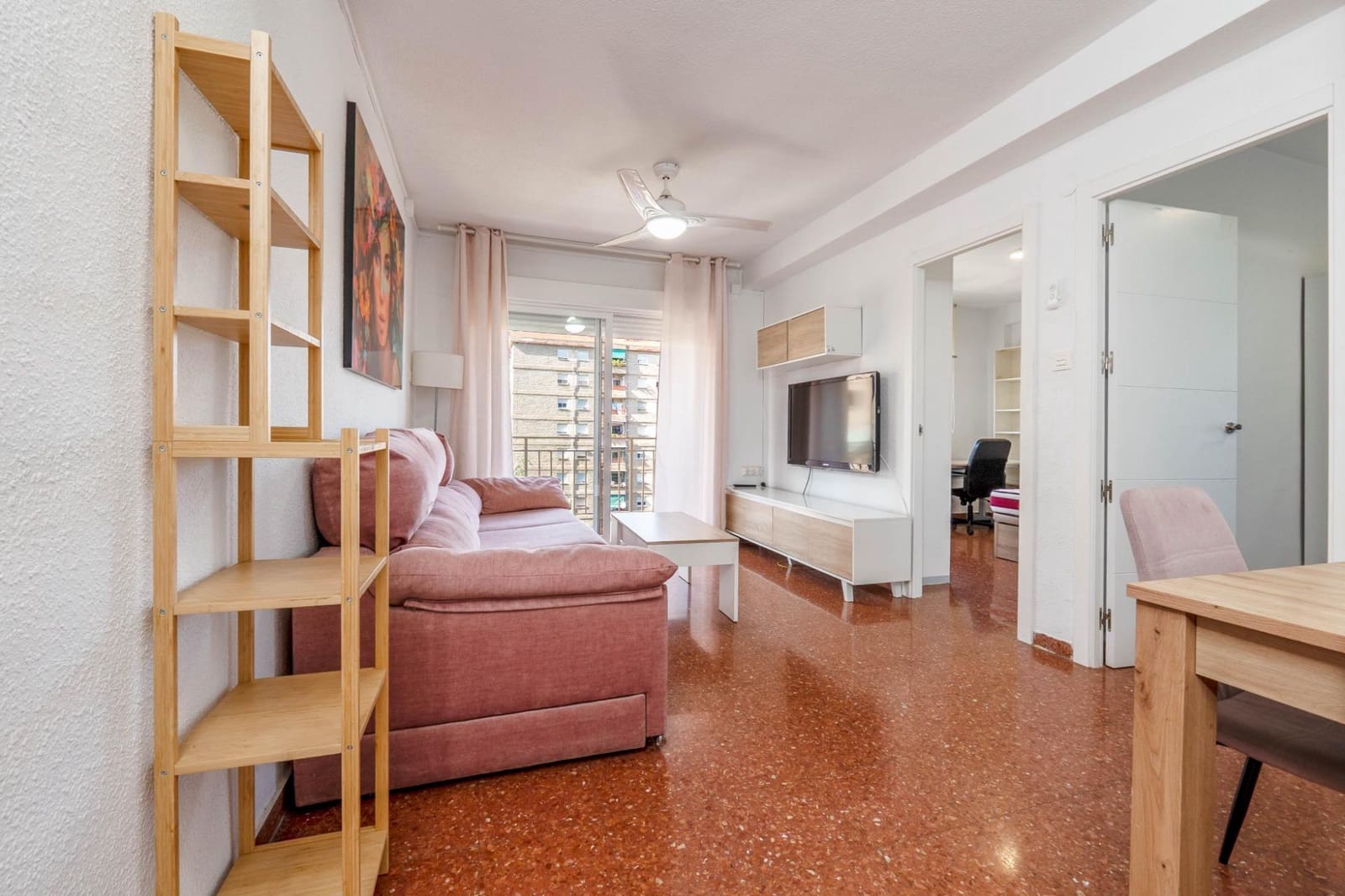 4 soveværelse Lejlighed til leje i Granada by - € 1.100 (Ref: 9367484)