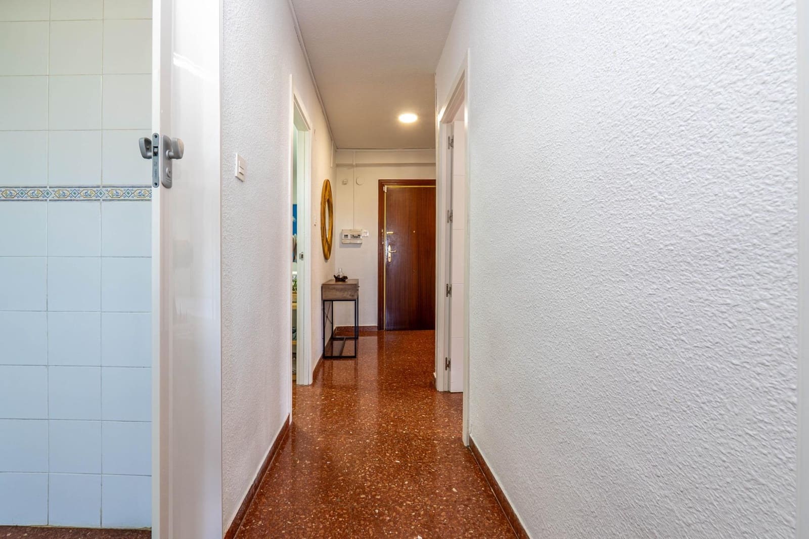 4 soveværelse Lejlighed til leje i Granada by - € 1.100 (Ref: 9367484)