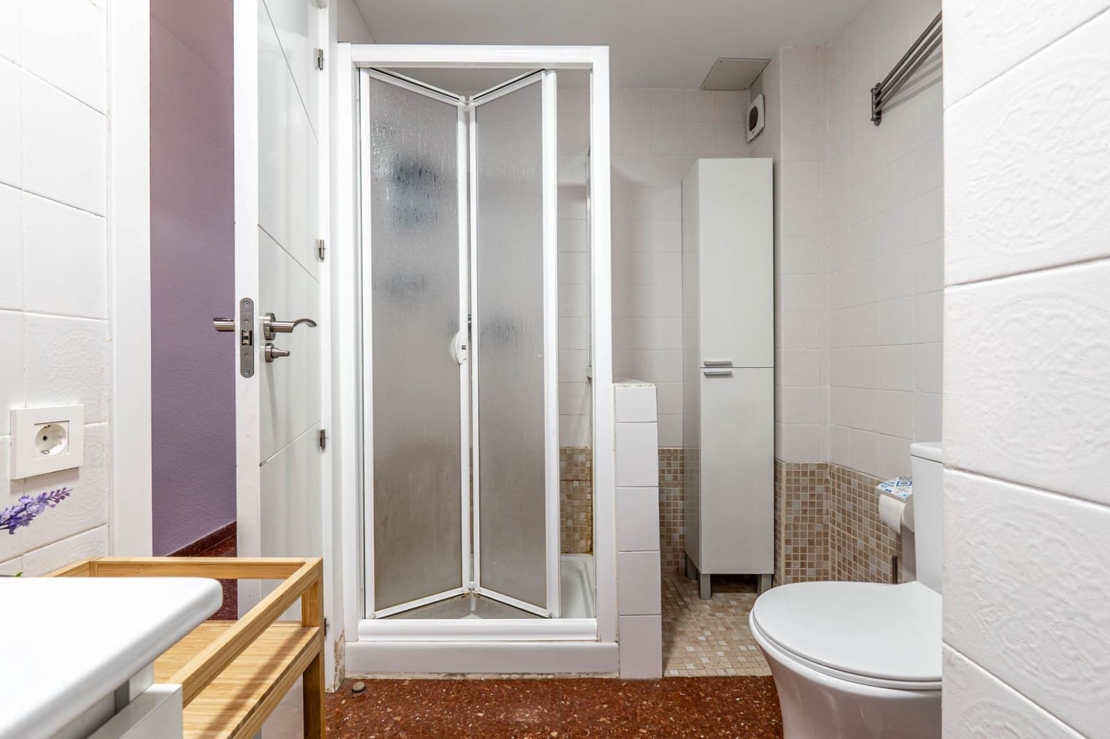 4 soveværelse Lejlighed til leje i Granada by - € 1.100 (Ref: 9367484)