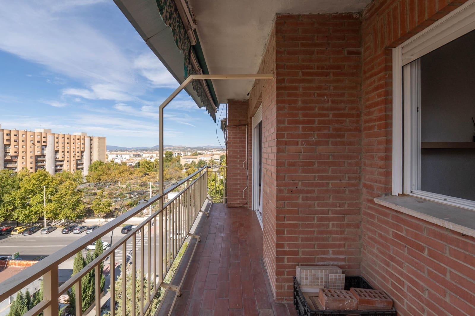 4 soveværelse Lejlighed til leje i Granada by - € 1.100 (Ref: 9367484)