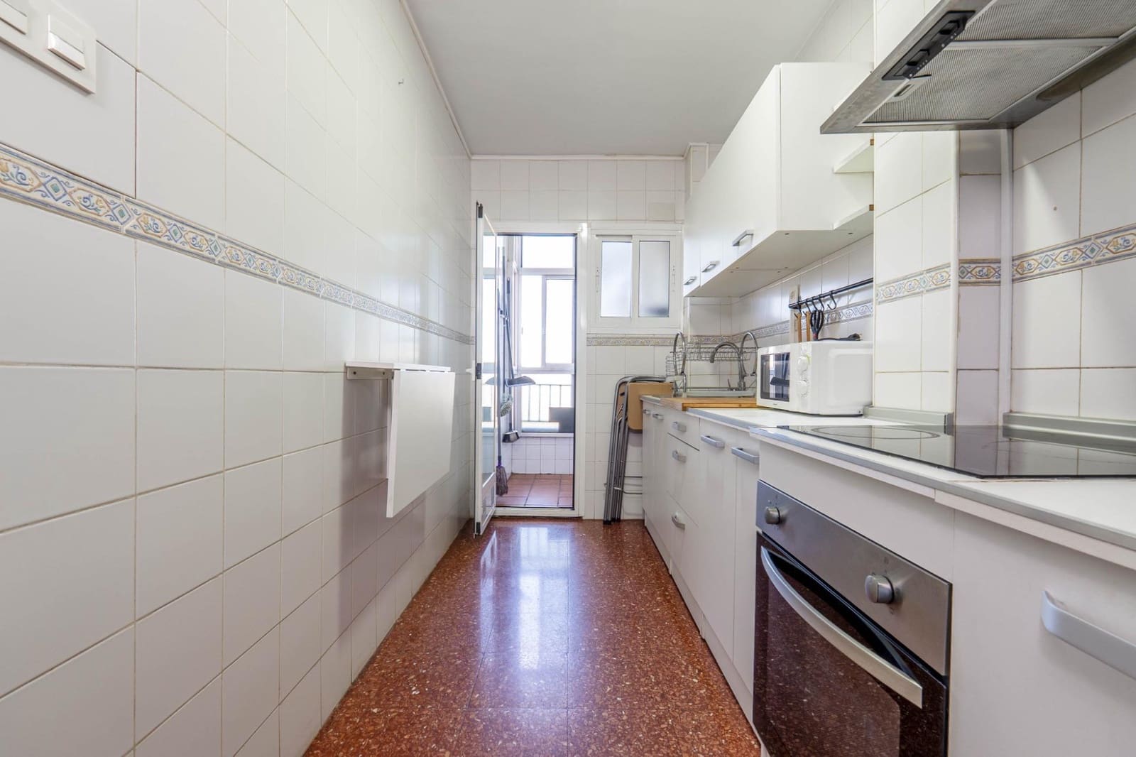 4 soveværelse Lejlighed til leje i Granada by - € 1.100 (Ref: 9367484)