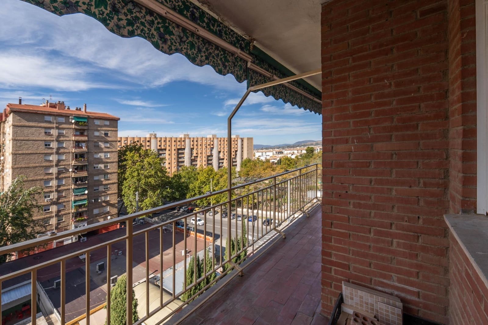 4 soveværelse Lejlighed til leje i Granada by - € 1.100 (Ref: 9367484)