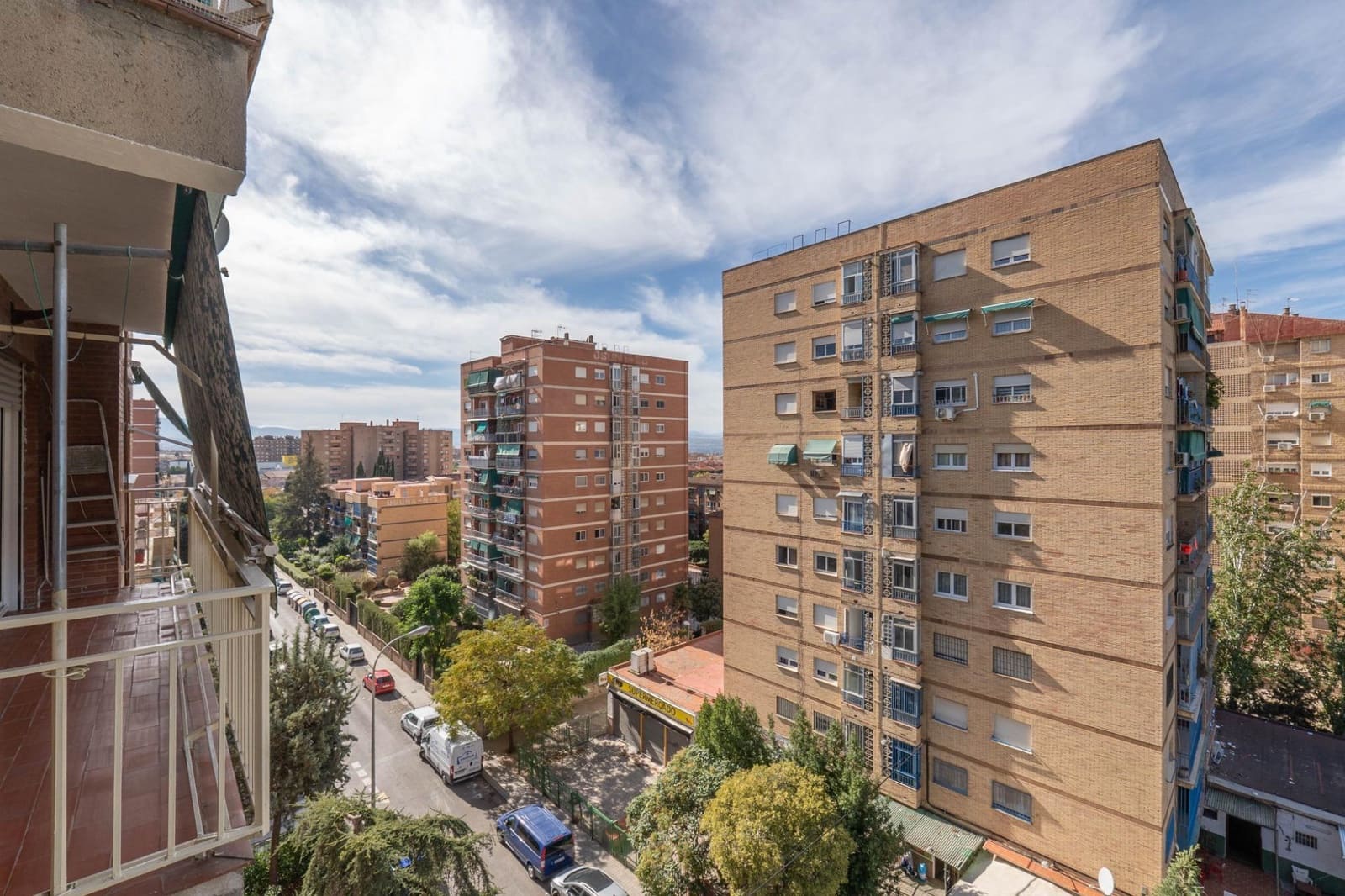 4 soveværelse Lejlighed til leje i Granada by - € 1.100 (Ref: 9367484)