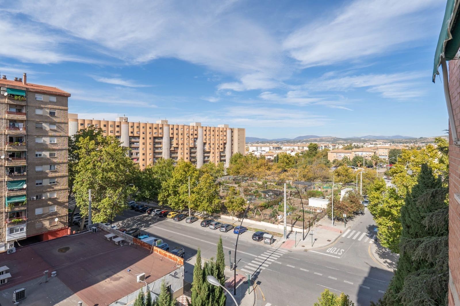 4 soveværelse Lejlighed til leje i Granada by - € 1.100 (Ref: 9367484)