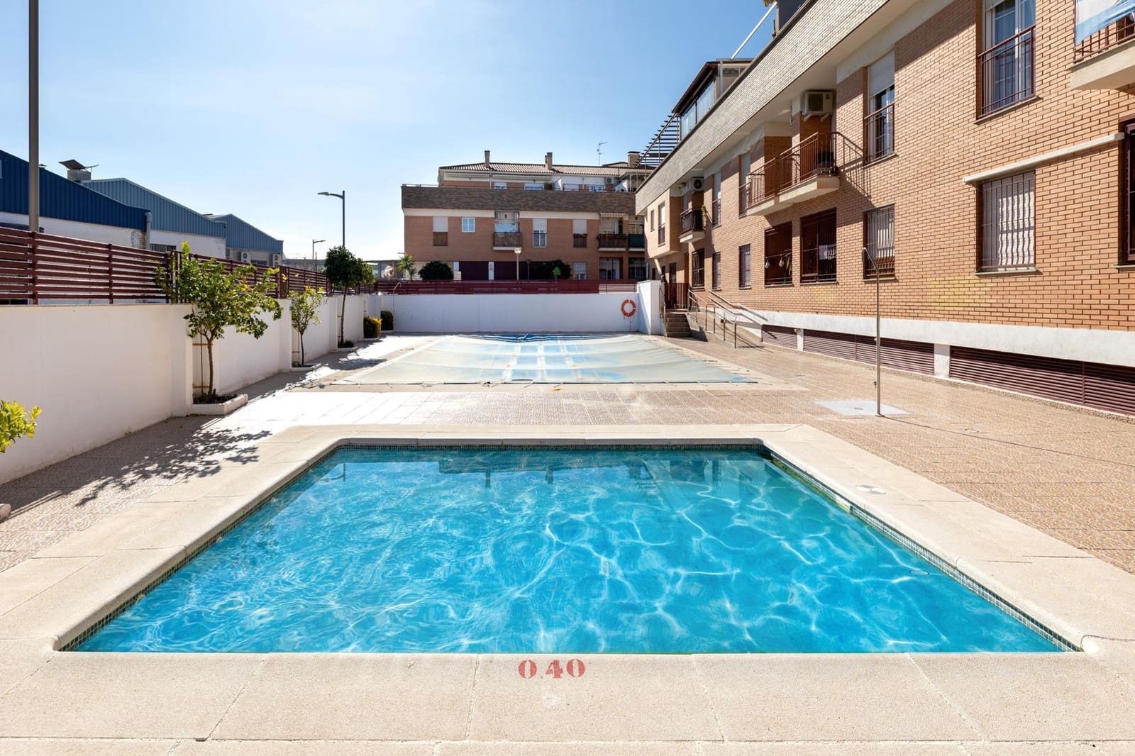 2 bedroom Flat for sale in Churriana de la Vega with garage - € 175,000 (Ref: 9395968)