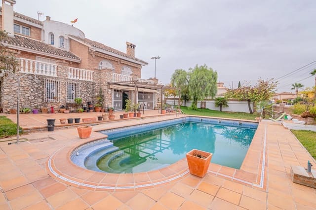 5 Zimmer Villa zu verkaufen in La Zubia mit Pool Garage - 1.190.000 € (Ref: 9395970)