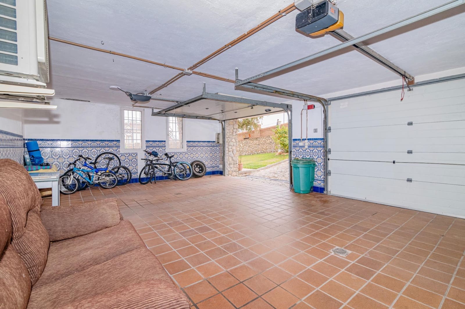 5 soveværelse Villa til salg i La Zubia med swimmingpool garage - € 1.190.000 (Ref: 9395970)