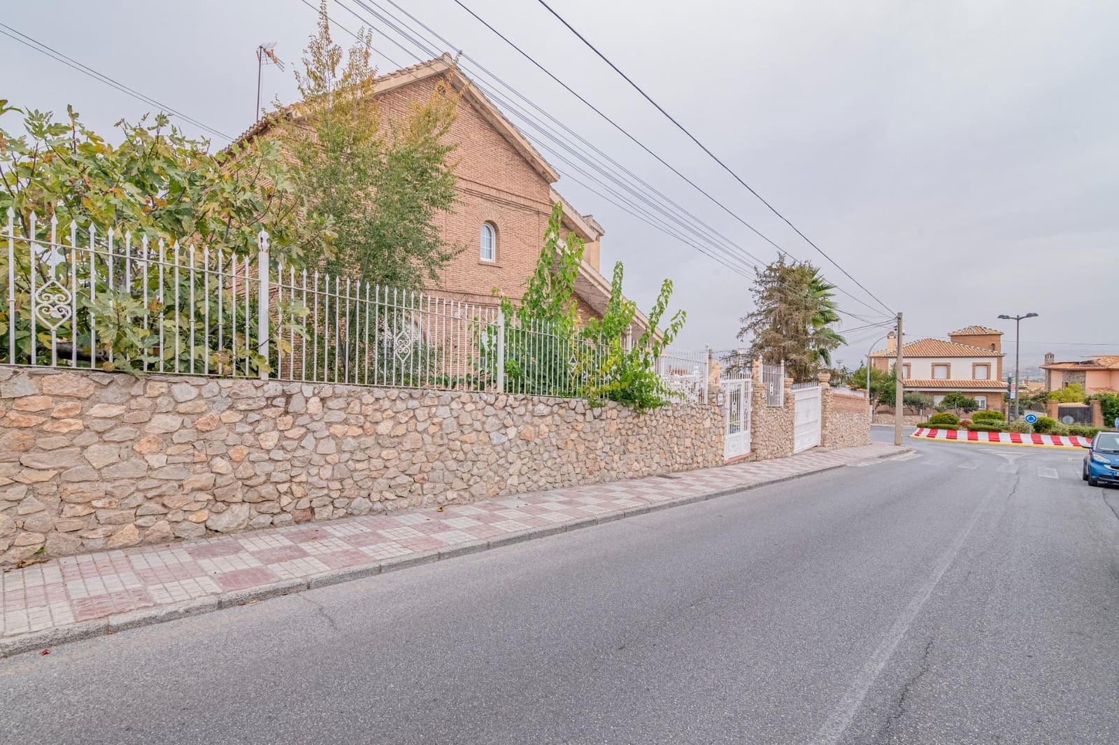 5 soveværelse Villa til salg i La Zubia med swimmingpool garage - € 1.190.000 (Ref: 9395970)