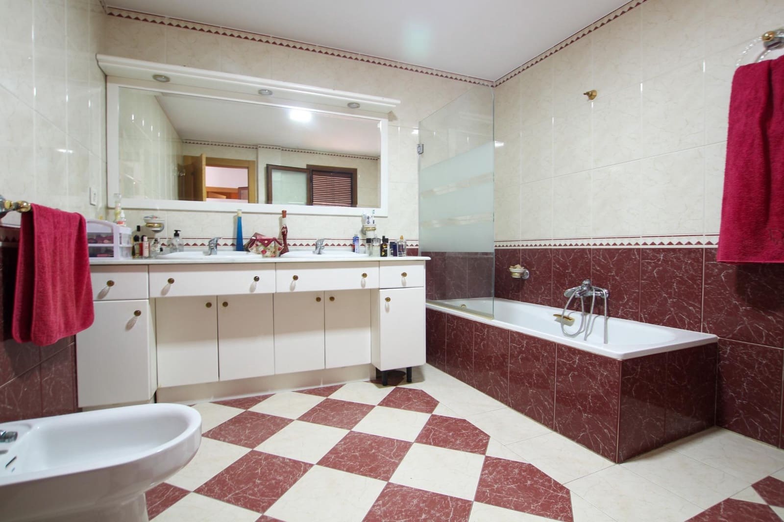 3 bedroom Villa for sale in Ogijares - € 360,000 (Ref: 9395971)