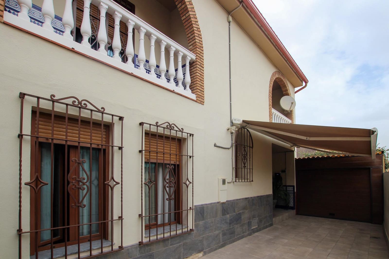 3 bedroom Villa for sale in Ogijares - € 360,000 (Ref: 9395971)