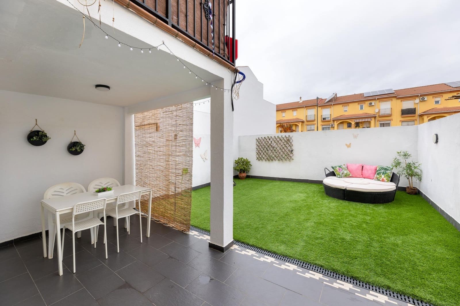 3 soverom Rekkehus til salgs i Vegas del Genil med garasje - € 229 900 (Ref: 9410950)