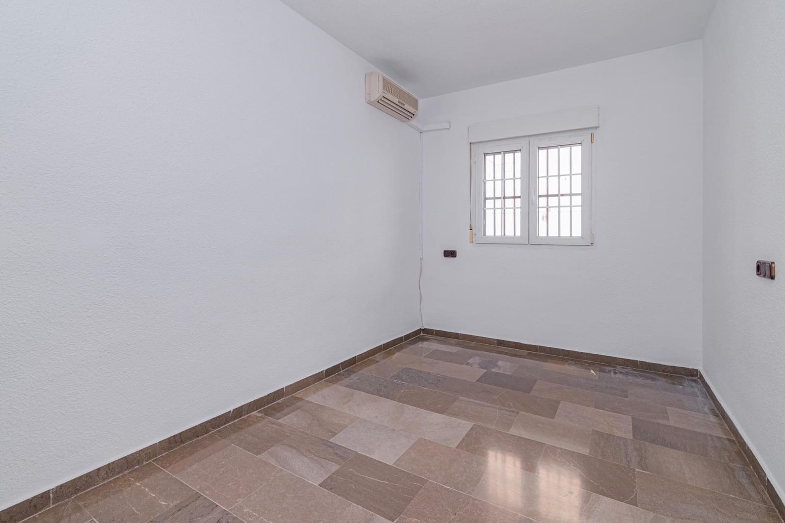 3 soveværelse Lejlighed til salg i Las Gabias - € 230.000 (Ref: 9410952)