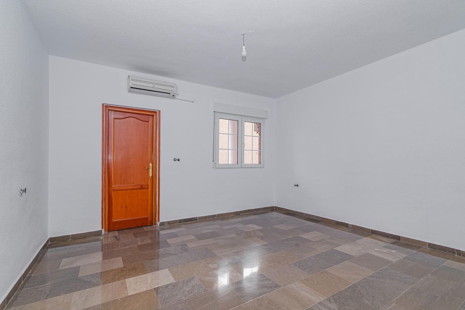 3 soveværelse Lejlighed til salg i Las Gabias - € 230.000 (Ref: 9410952)