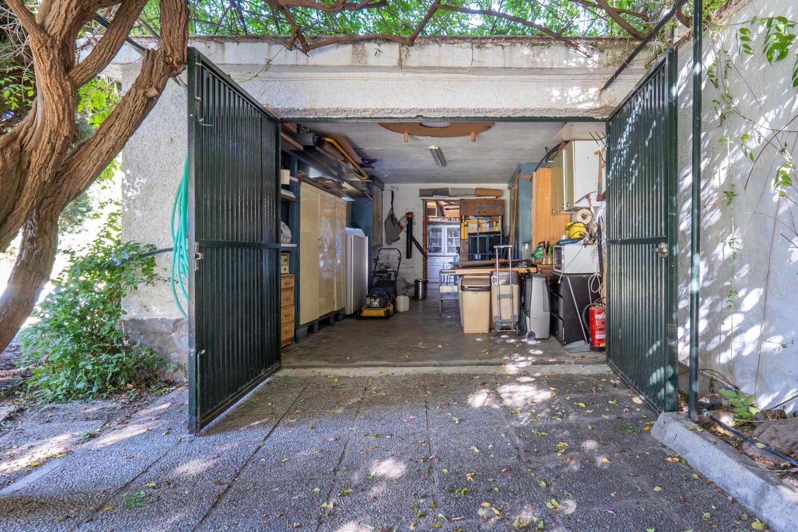 4 bedroom Villa for sale in Ogijares with pool garage - € 449,000 (Ref: 9419682)