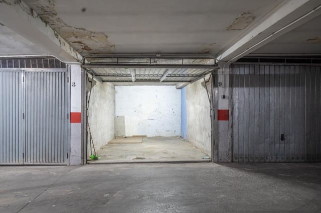 Garasje til salgs i Granada by - € 45 000 (Ref: 9419689)