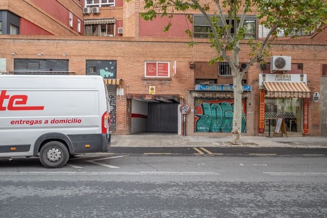 Garasje til salgs i Granada by - € 45 000 (Ref: 9419689)