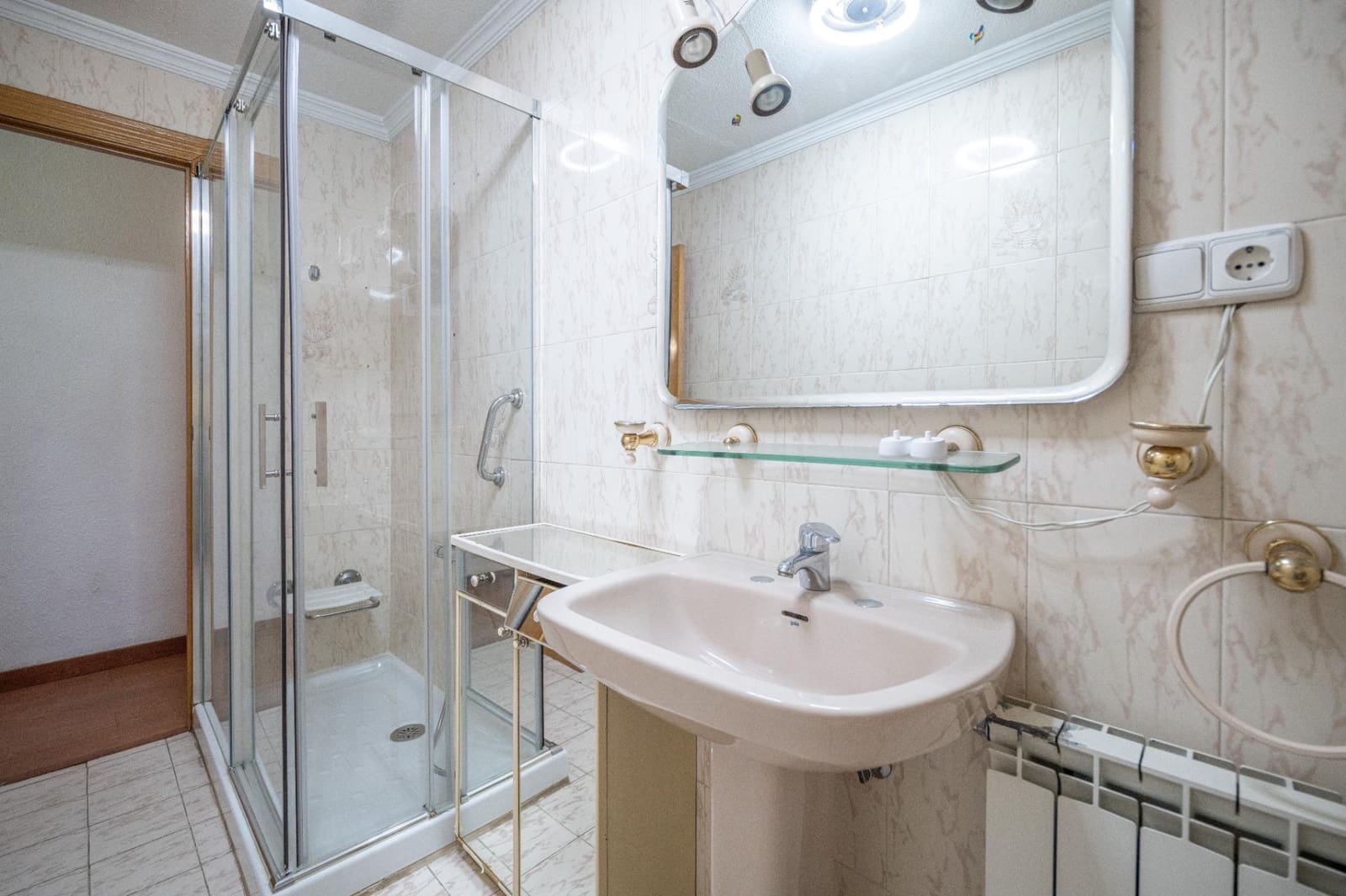 4 slaapkamer Flat te koop in Granada stad - € 285.000 (Ref: 9419690)