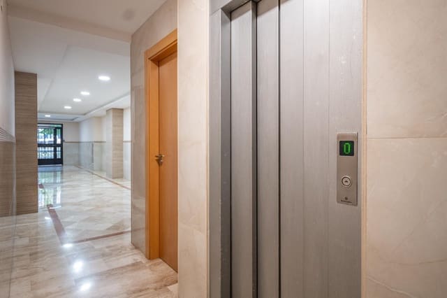 4 slaapkamer Flat te koop in Granada stad - € 285.000 (Ref: 9419690)