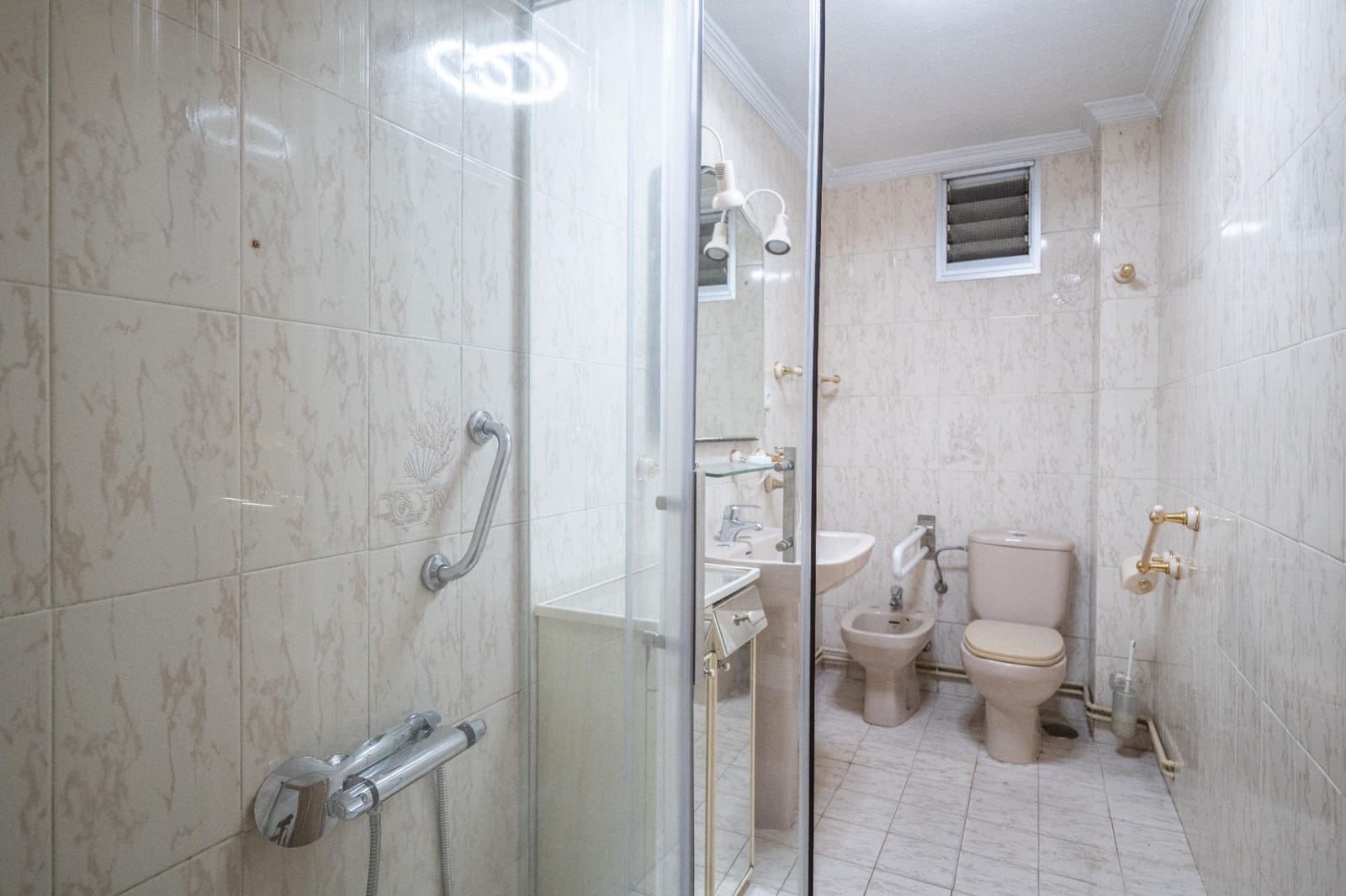 4 slaapkamer Flat te koop in Granada stad - € 285.000 (Ref: 9419690)