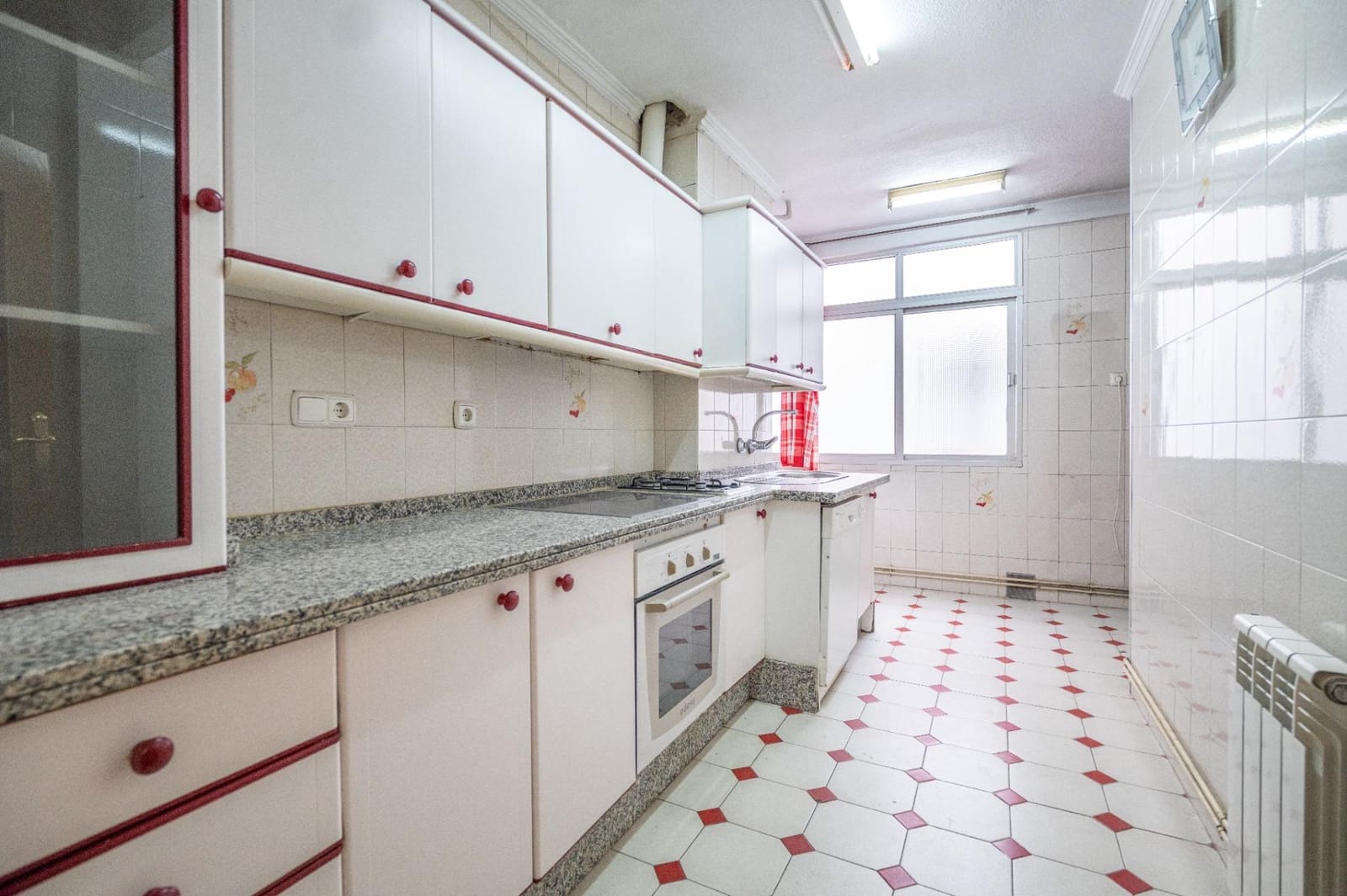 4 slaapkamer Flat te koop in Granada stad - € 285.000 (Ref: 9419690)