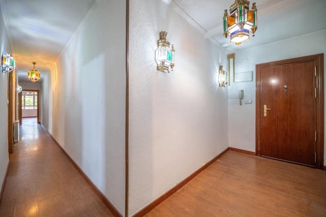 4 slaapkamer Flat te koop in Granada stad - € 285.000 (Ref: 9419690)