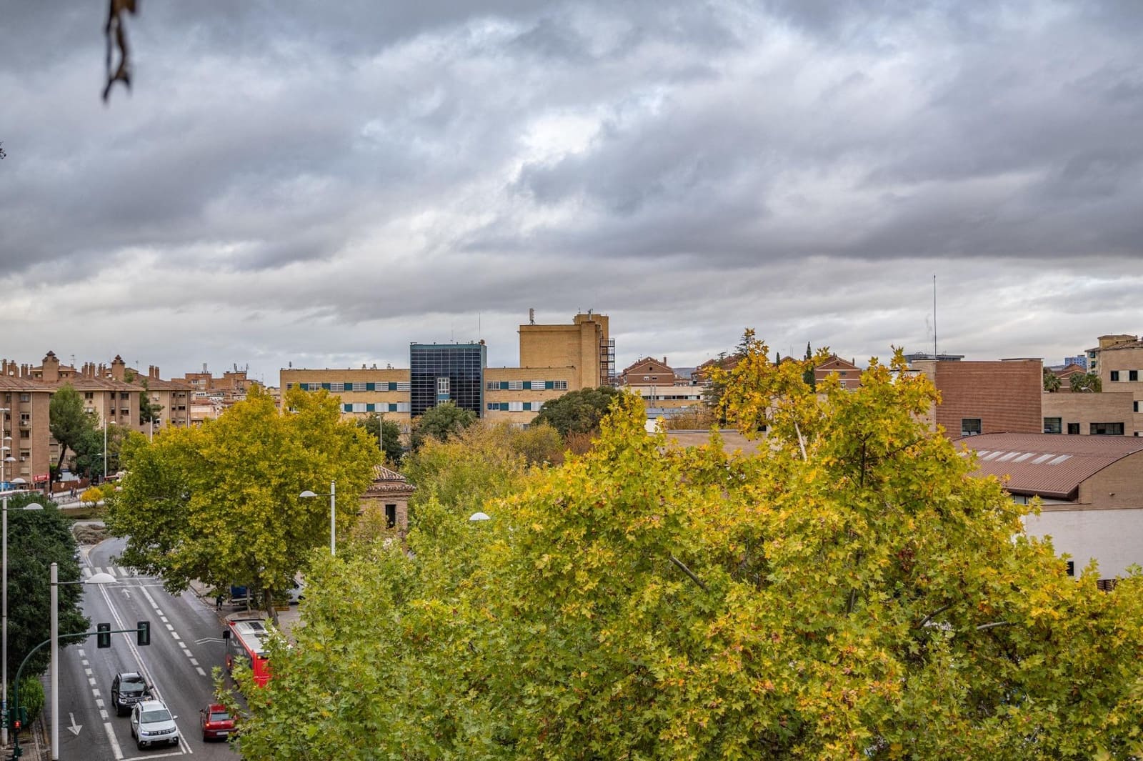 4 slaapkamer Flat te koop in Granada stad - € 285.000 (Ref: 9419690)