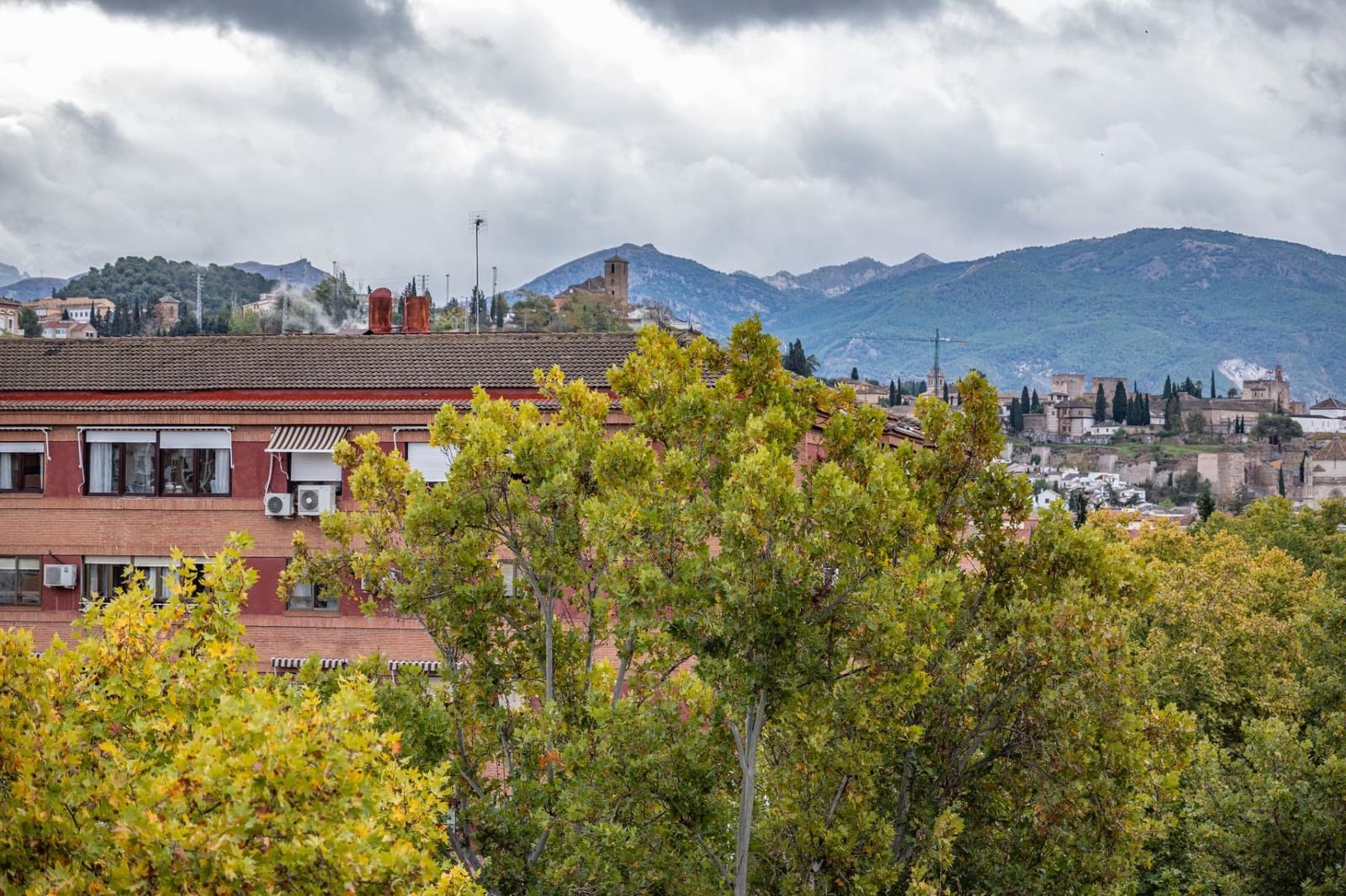 4 slaapkamer Flat te koop in Granada stad - € 285.000 (Ref: 9419690)